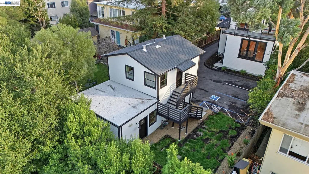 335 Hanover Avenue Oakland CA 94606