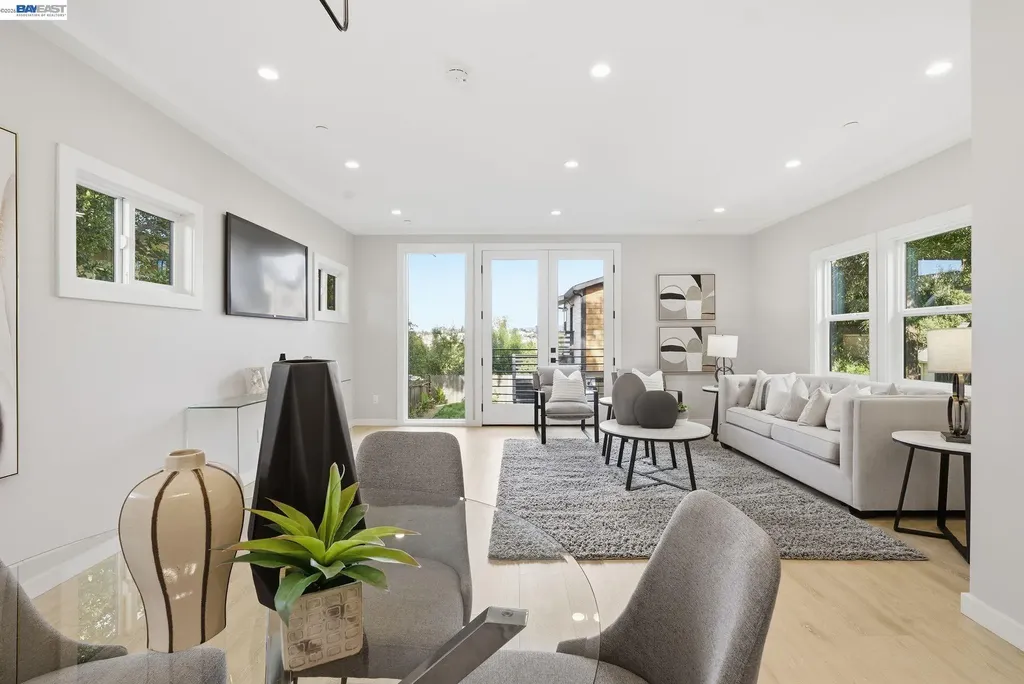 335 Hanover Avenue Oakland CA 94606