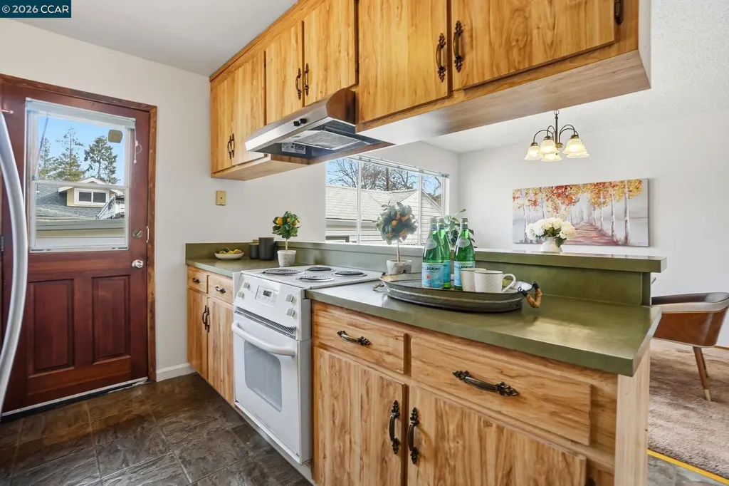 871 Merle Avenue Martinez CA 94553