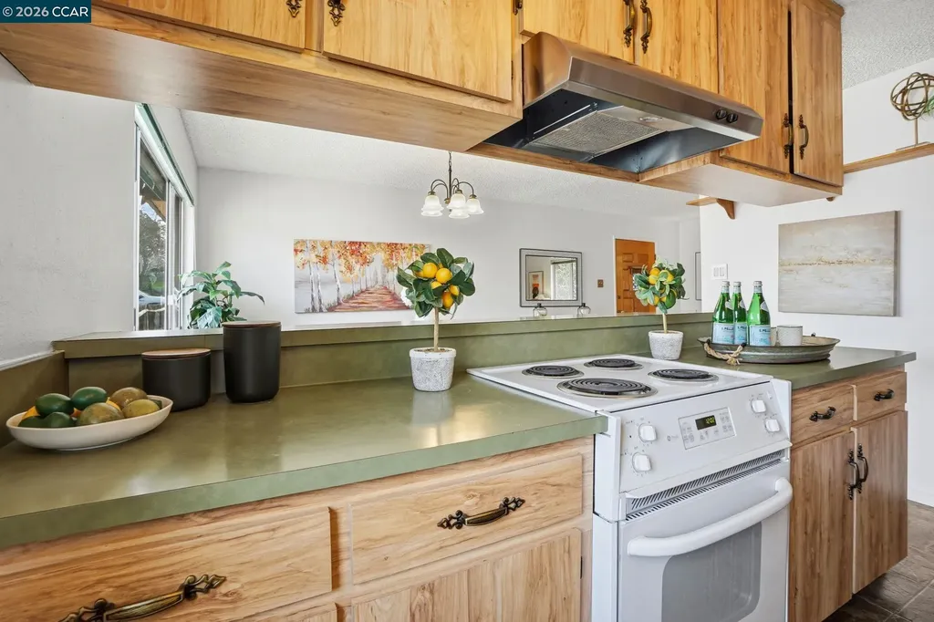 871 Merle Avenue Martinez CA 94553