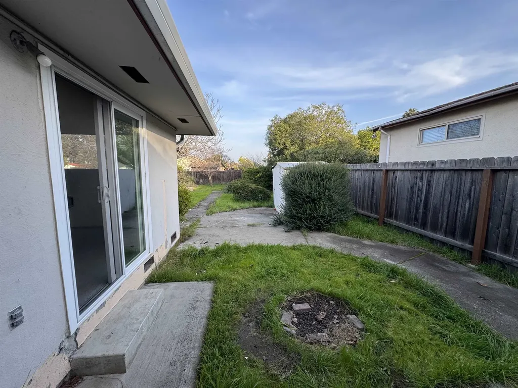 113 Loftus Road Bay Point CA 94565