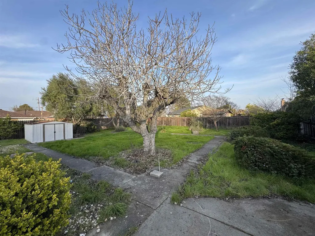 113 Loftus Road Bay Point CA 94565