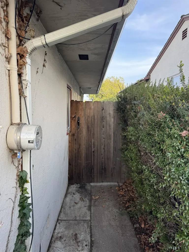 113 Loftus Road Bay Point CA 94565