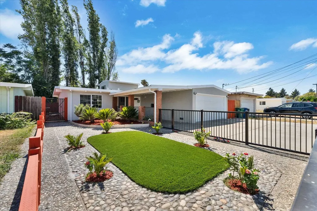 28315 Rochelle Avenue Hayward CA 94544