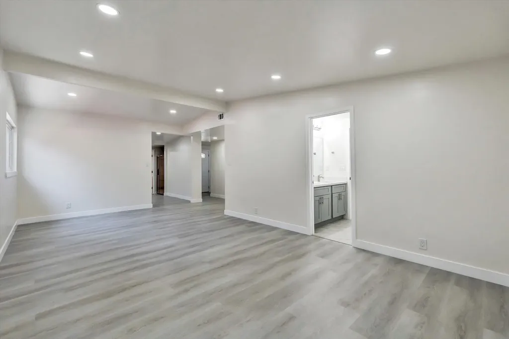 28315 Rochelle Avenue Hayward CA 94544