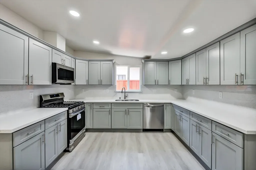 28315 Rochelle Avenue Hayward CA 94544