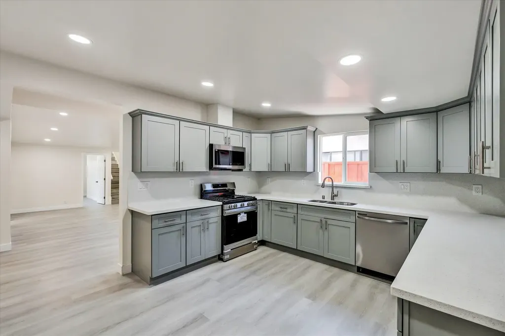 28315 Rochelle Avenue Hayward CA 94544