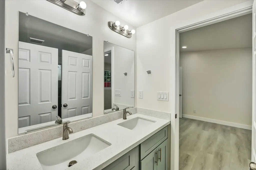 28315 Rochelle Avenue Hayward CA 94544