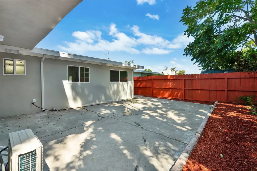 28315 Rochelle Avenue Hayward CA 94544