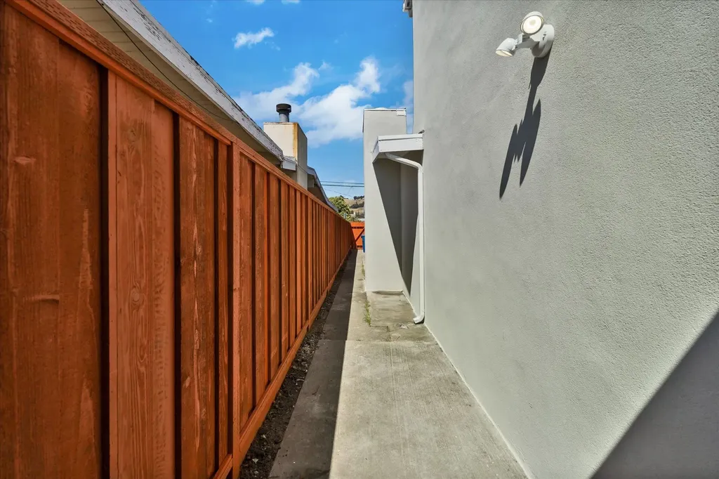 28315 Rochelle Avenue Hayward CA 94544