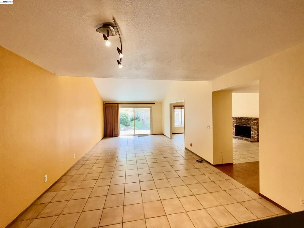 123 Ironwood Oakland CA 94605