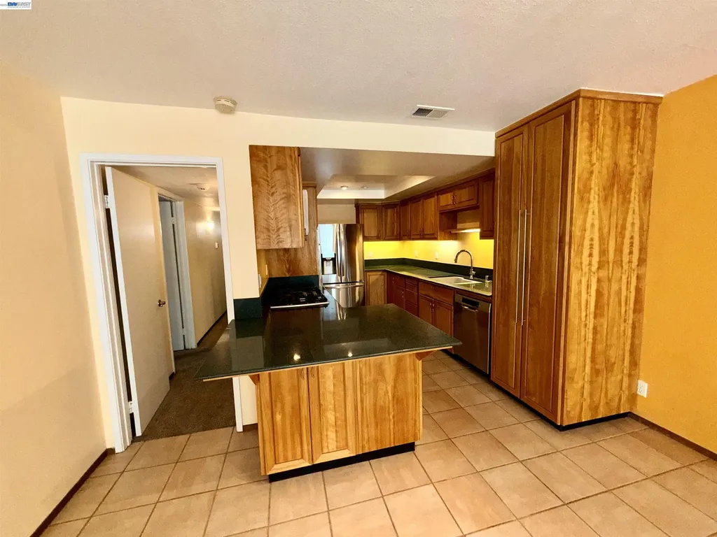 123 Ironwood Oakland CA 94605
