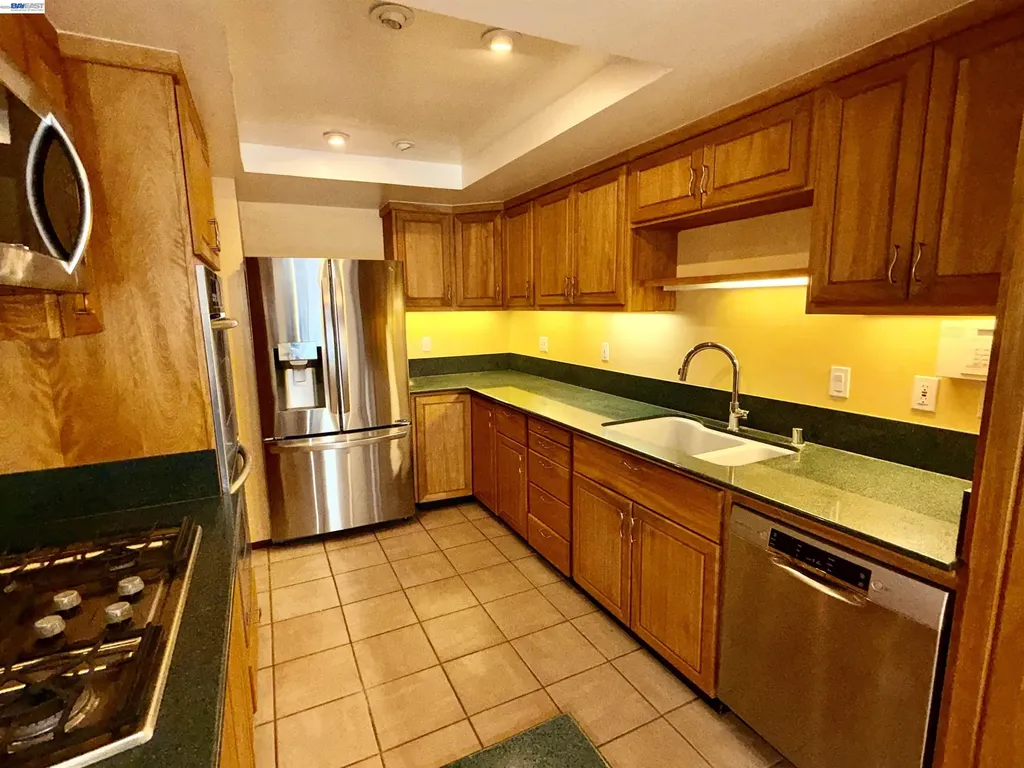 123 Ironwood Oakland CA 94605