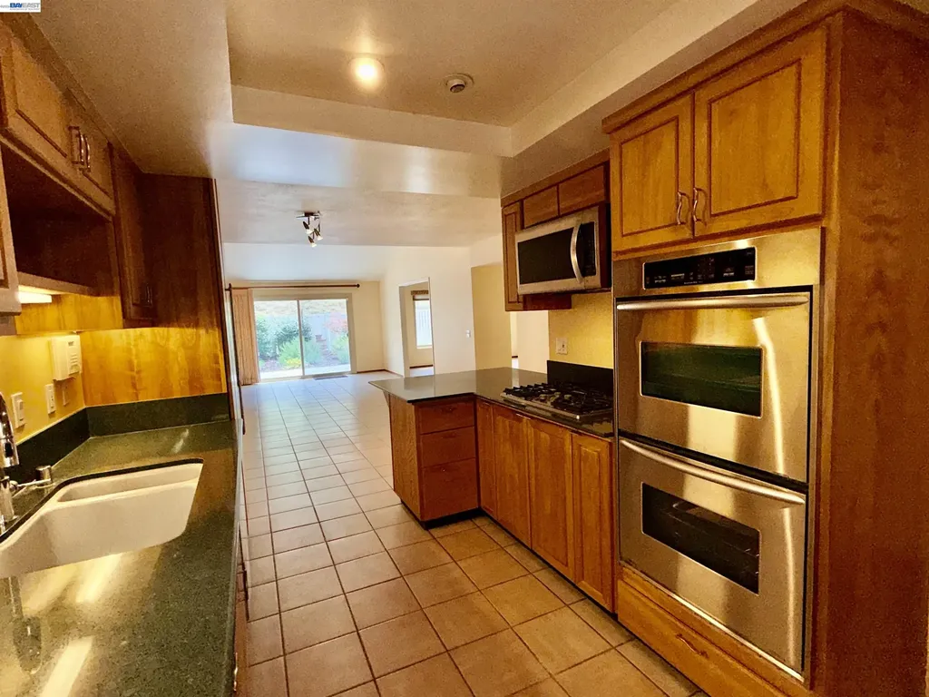 123 Ironwood Oakland CA 94605