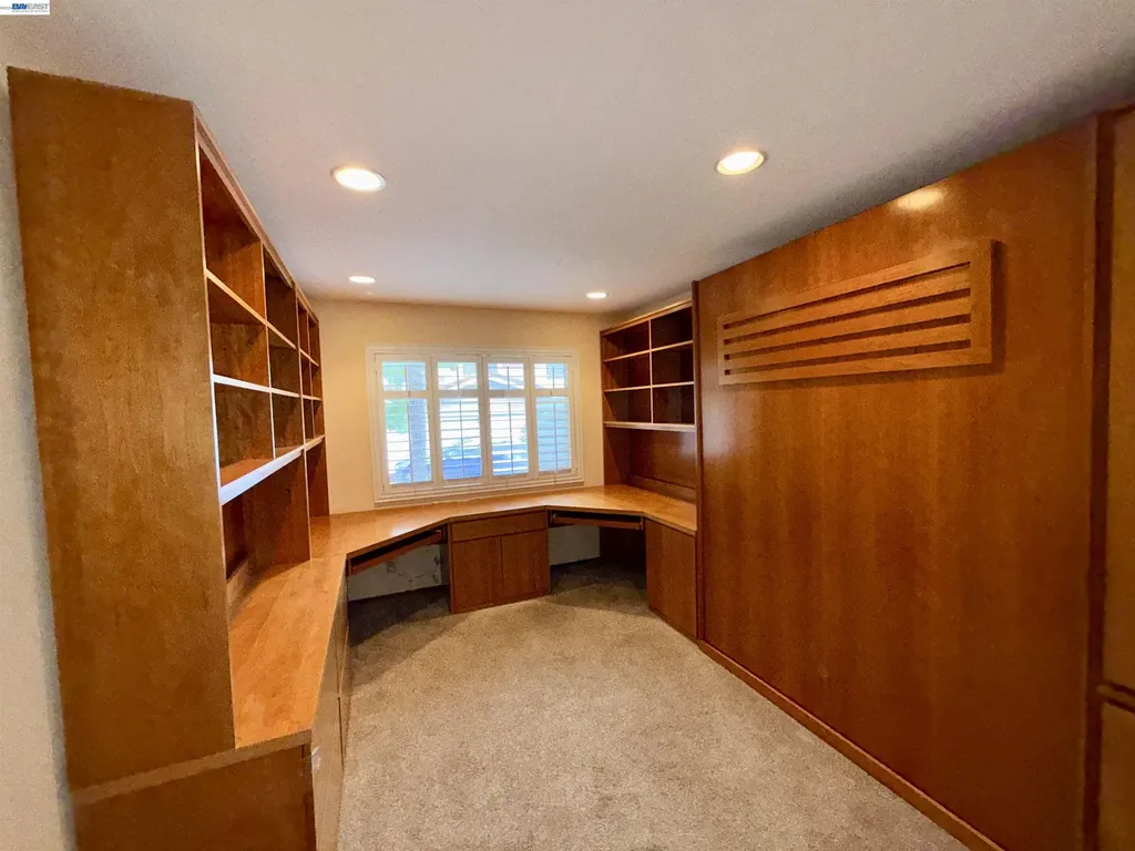 123 Ironwood Oakland CA 94605
