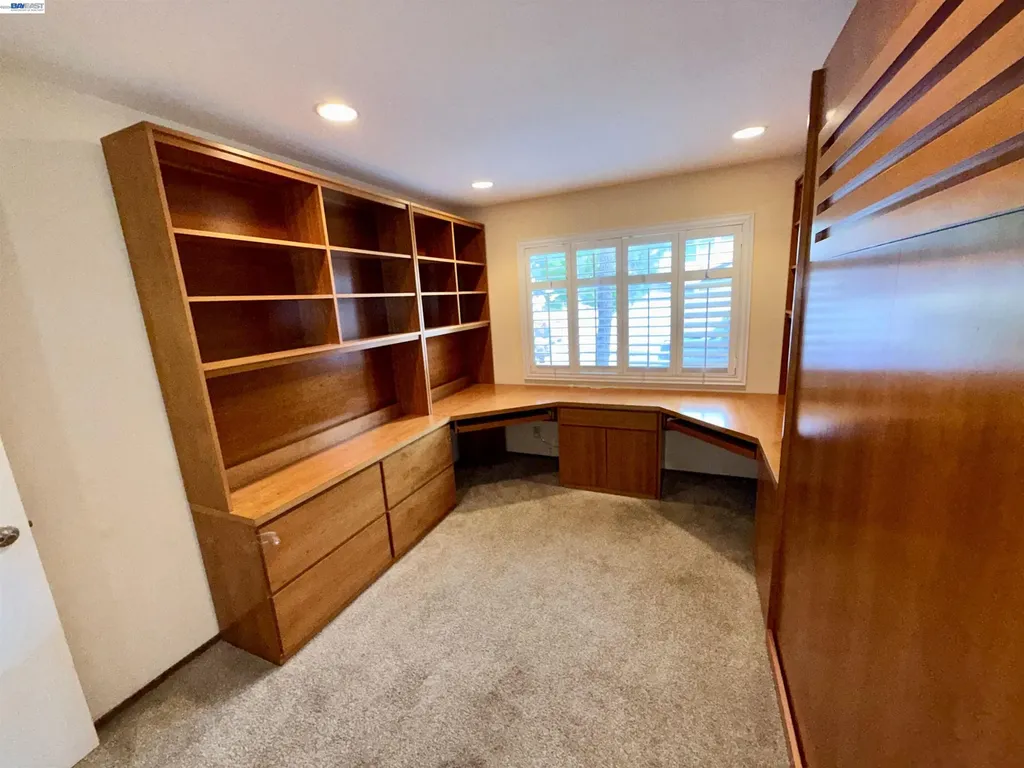 123 Ironwood Oakland CA 94605