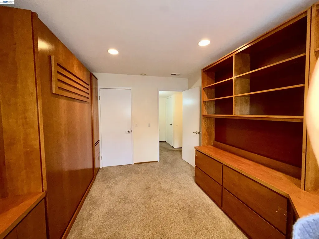 123 Ironwood Oakland CA 94605