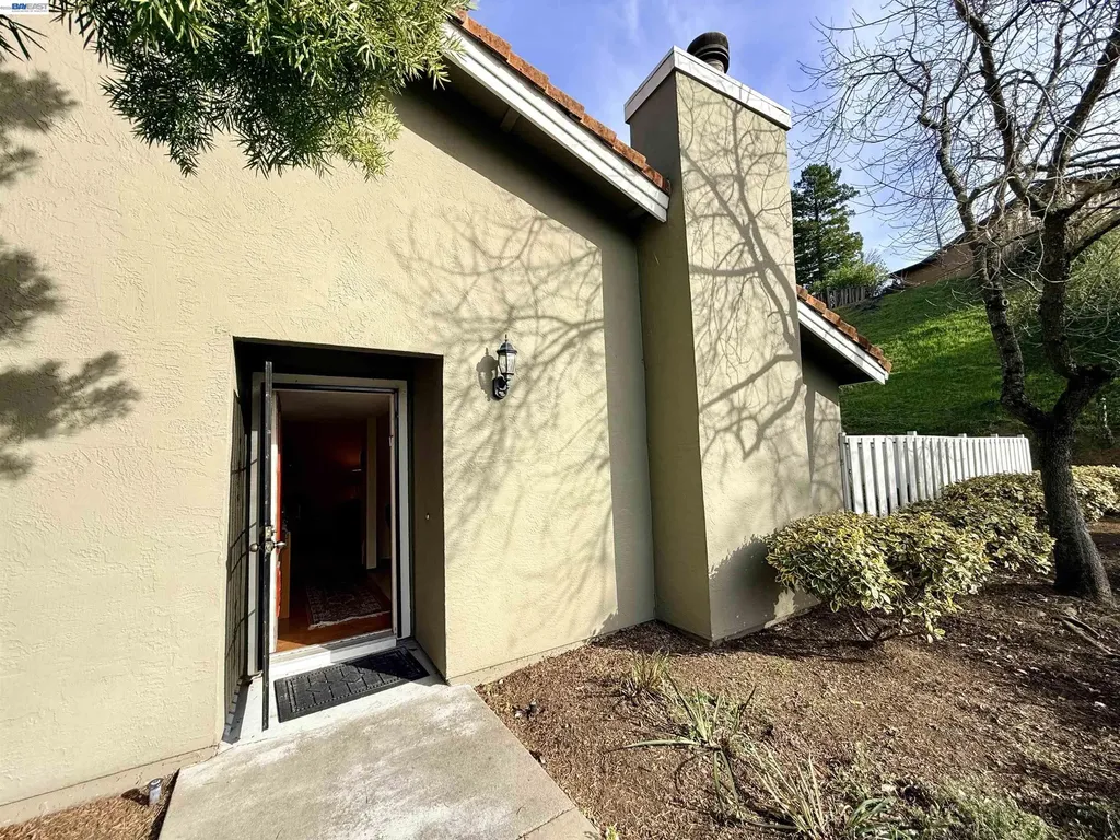 123 Ironwood Oakland CA 94605