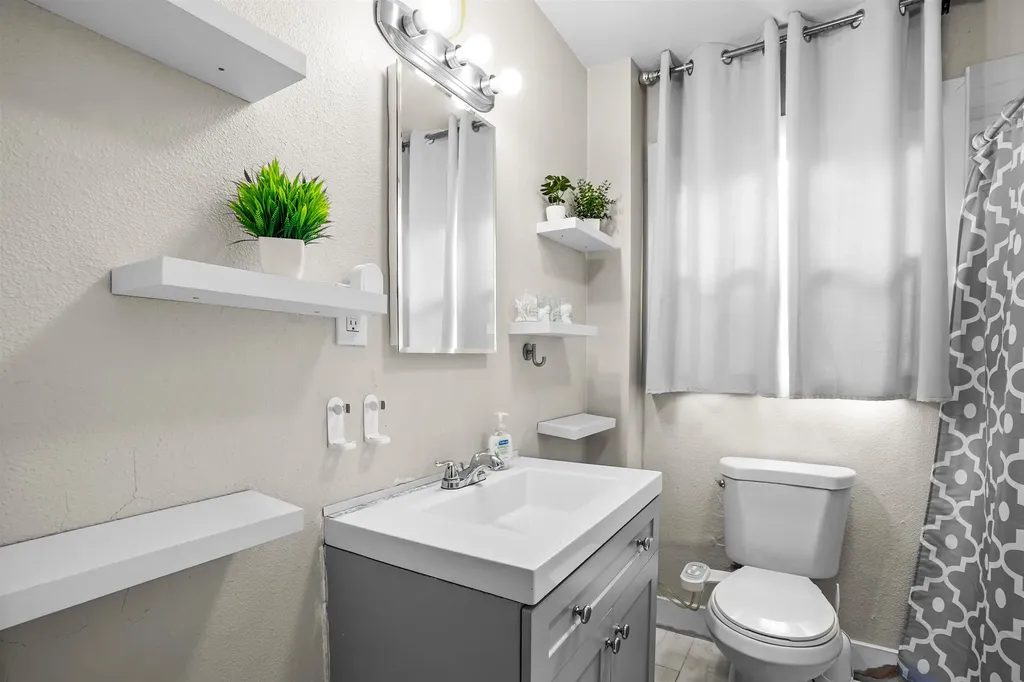 80 Loma Vista Way Pittsburg CA 94565