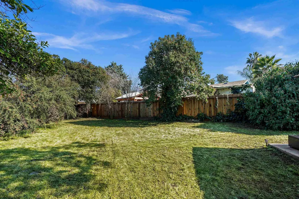 80 Loma Vista Way Pittsburg CA 94565