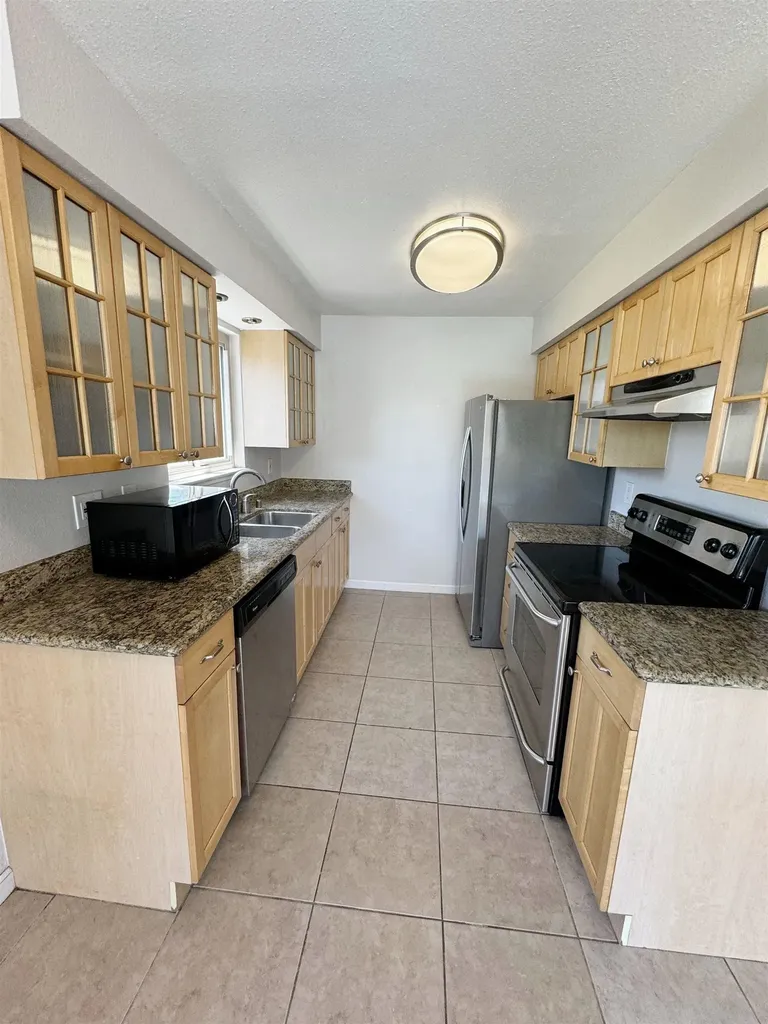 77 Fairmount Avenue Oakland CA 94611