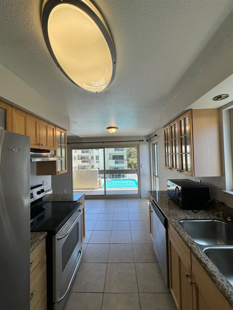 77 Fairmount Avenue Oakland CA 94611