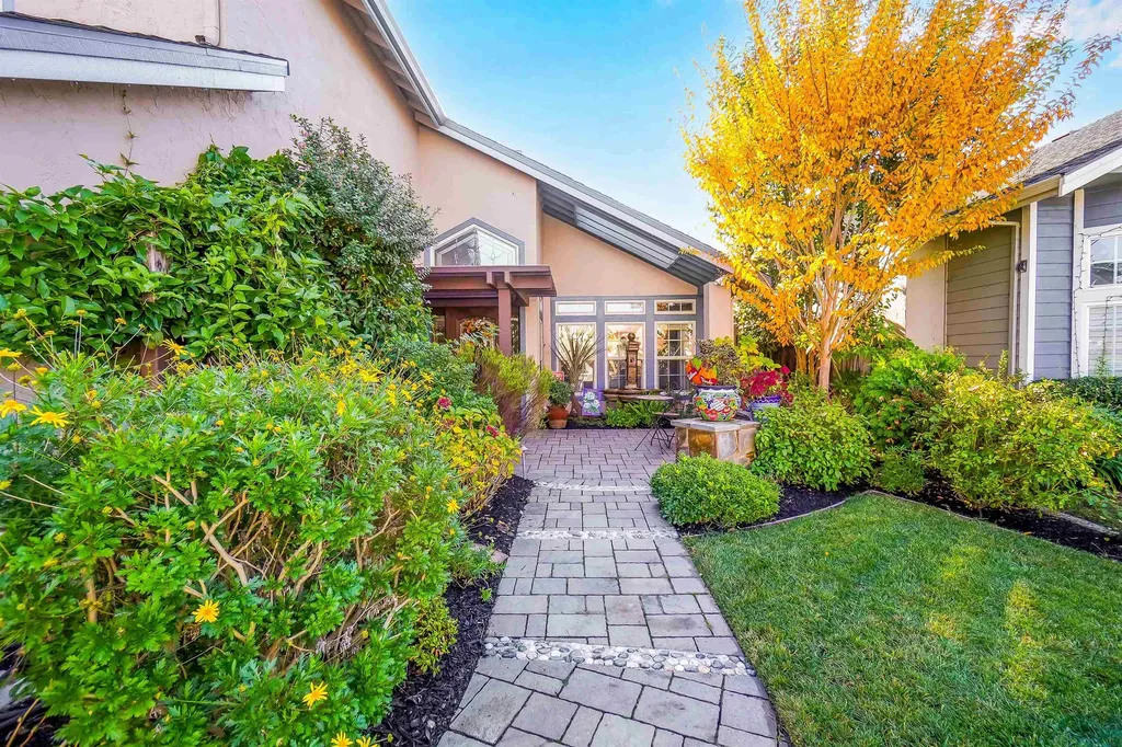 3699 Greenhills Avenue Castro Valley CA 94546