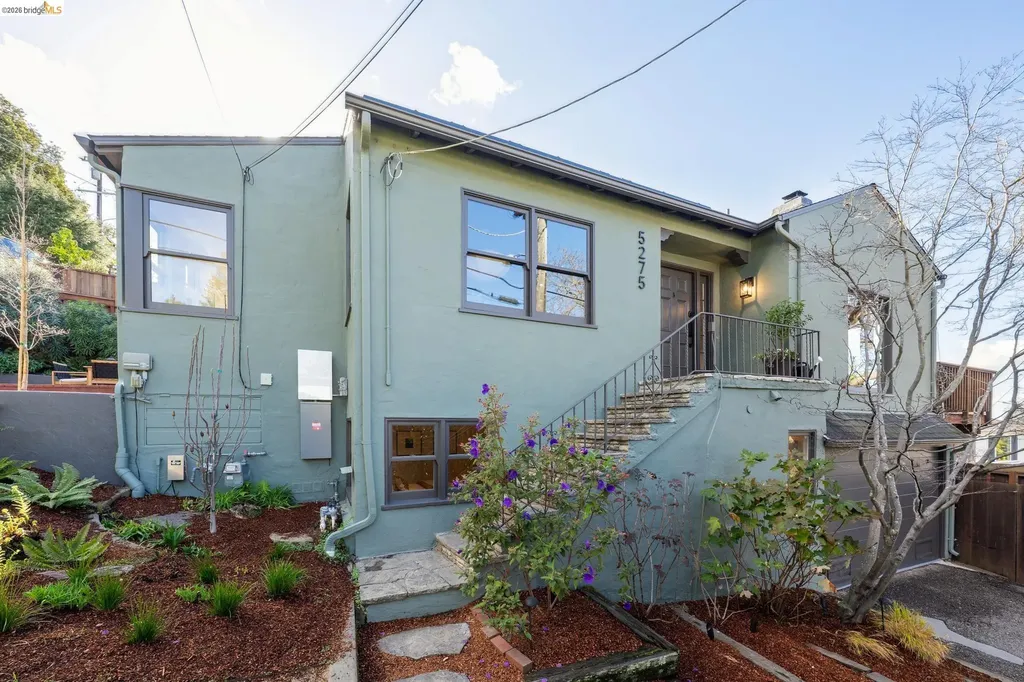 5275 Proctor Avenue Oakland CA 94618