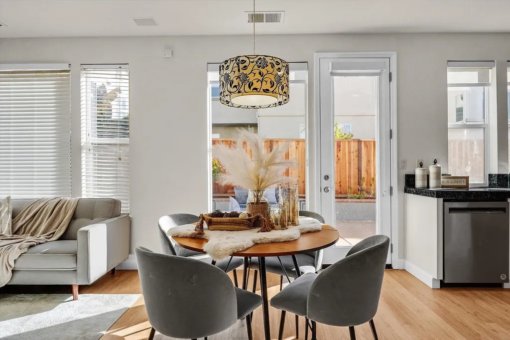 4185 Font Court Dublin CA 94568