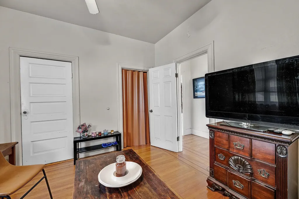 976 Park Street Alameda CA 94501