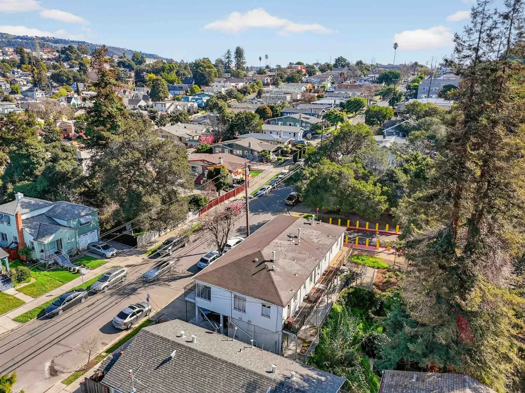 4343 Brookdale Avenue Oakland CA 94601