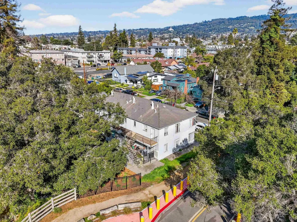 4343 Brookdale Avenue Oakland CA 94601