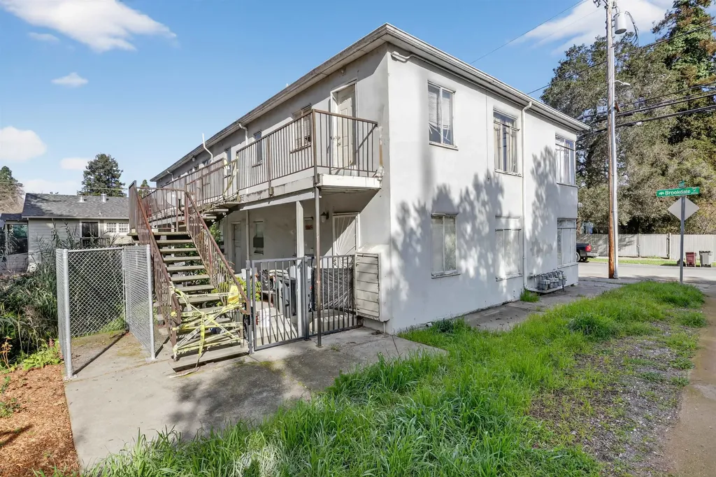 4343 Brookdale Avenue Oakland CA 94601