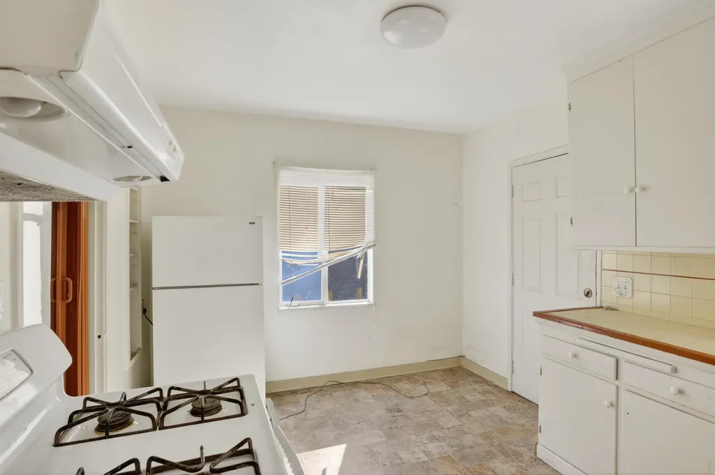 4343 Brookdale Avenue Oakland CA 94601
