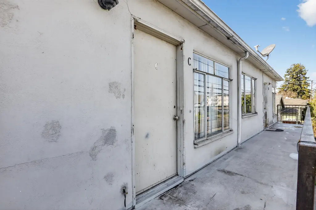 4343 Brookdale Avenue Oakland CA 94601