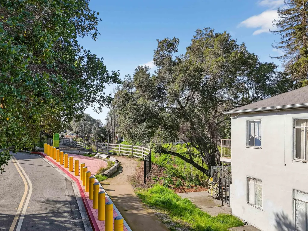 4343 Brookdale Avenue Oakland CA 94601