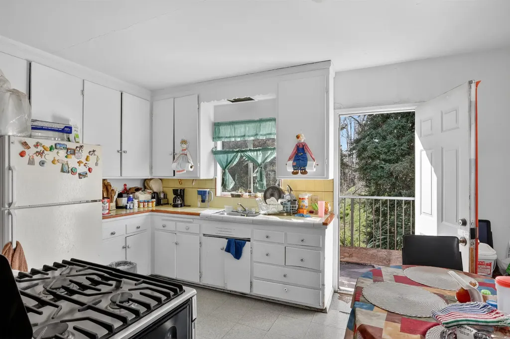 4343 Brookdale Avenue Oakland CA 94601