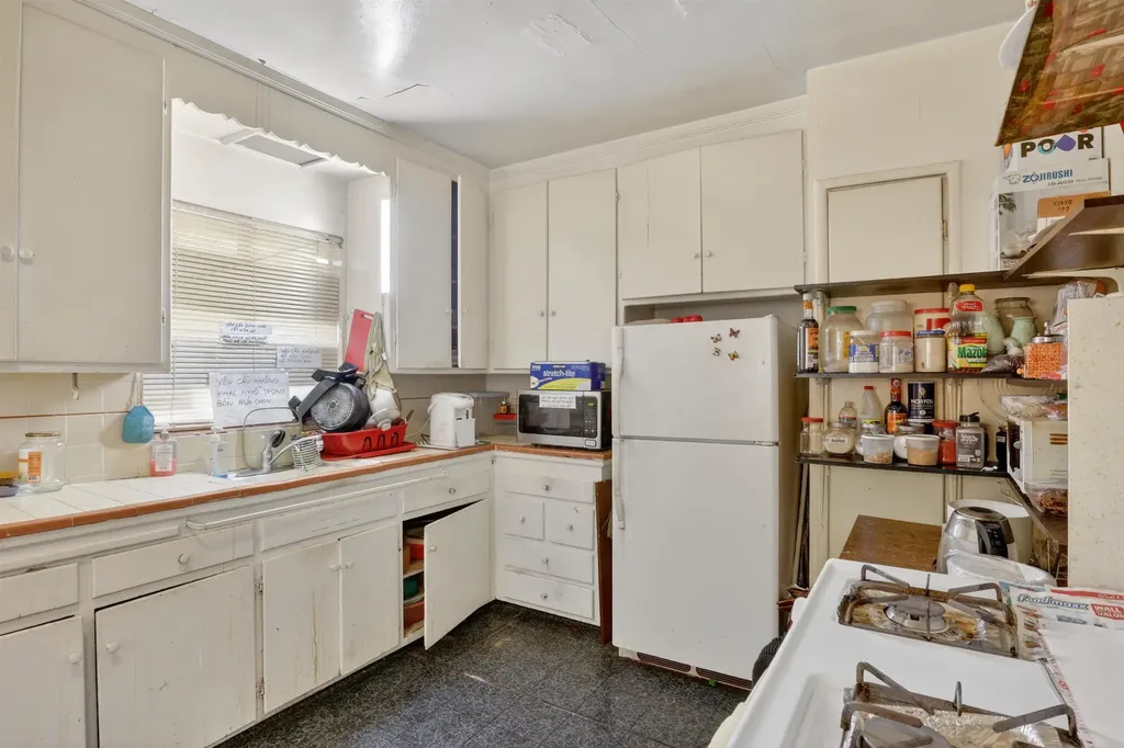 4343 Brookdale Avenue Oakland CA 94601