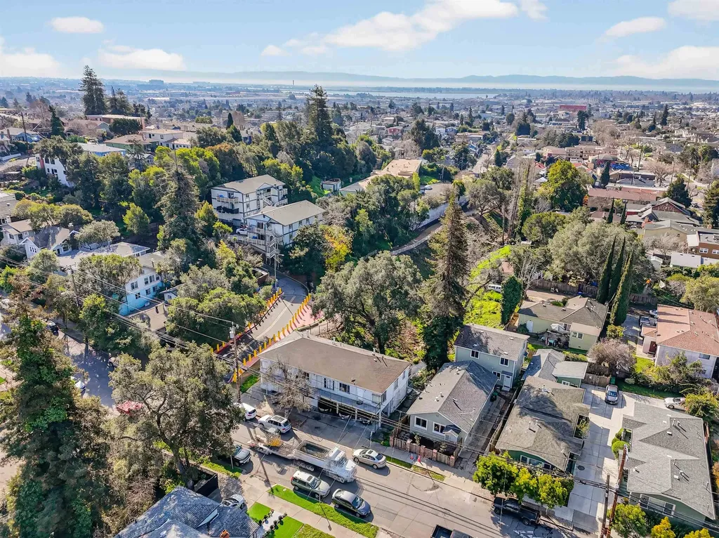 4343 Brookdale Avenue Oakland CA 94601