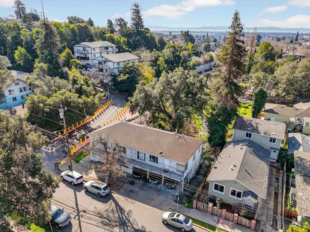 4343 Brookdale Avenue Oakland CA 94601