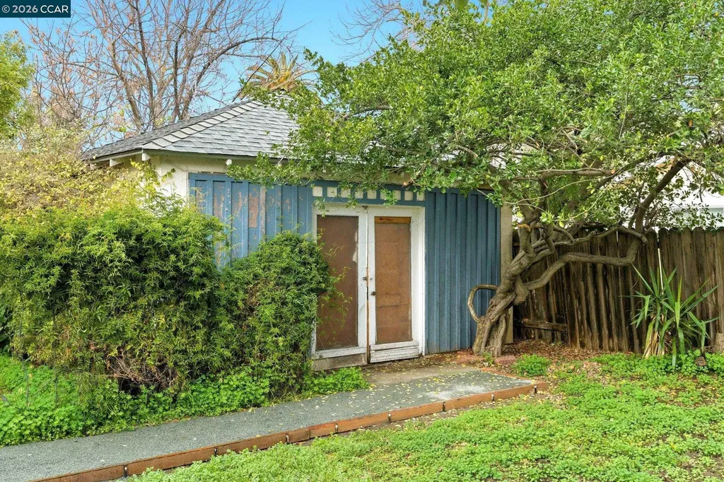 2142 Grant Street Concord CA 94520