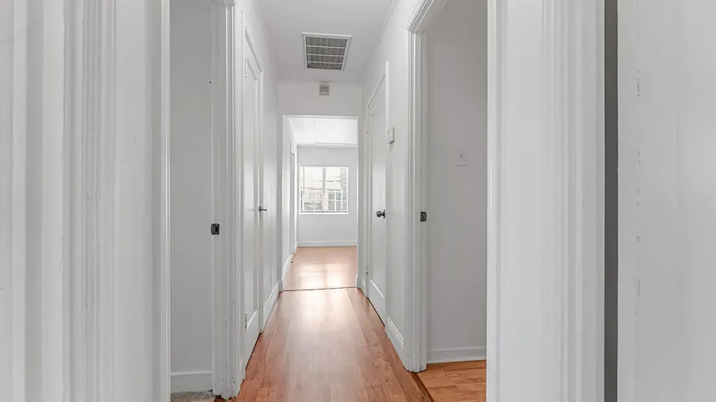 528 La Prenda Drive Oakland CA 94603