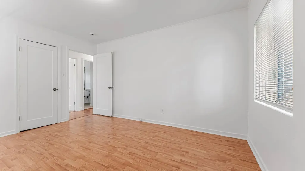 528 La Prenda Drive Oakland CA 94603