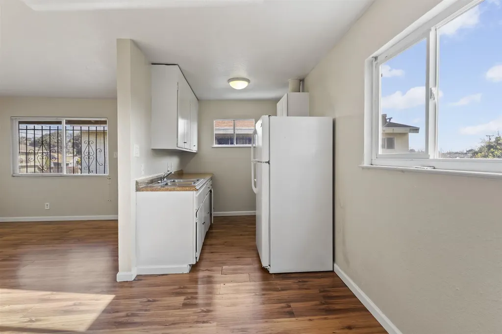 128 Catron Drive Oakland CA 94603