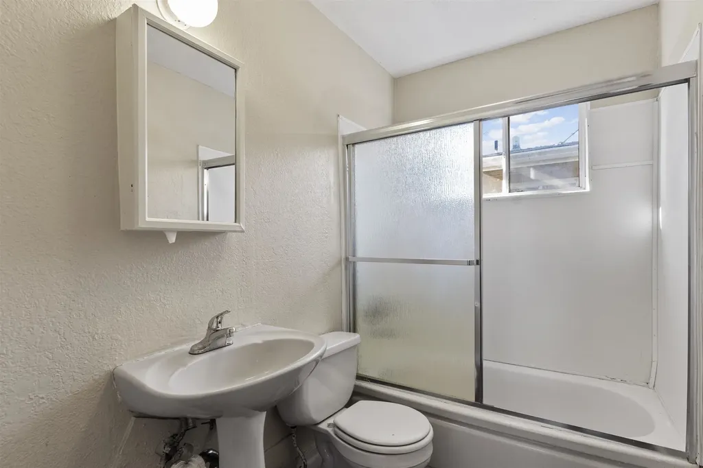 128 Catron Drive Oakland CA 94603