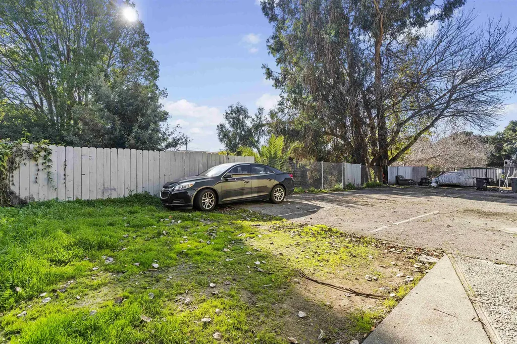128 Catron Drive Oakland CA 94603