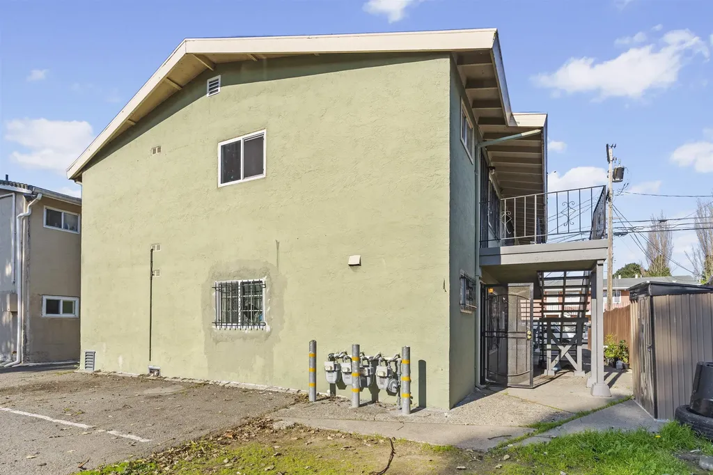 128 Catron Drive Oakland CA 94603