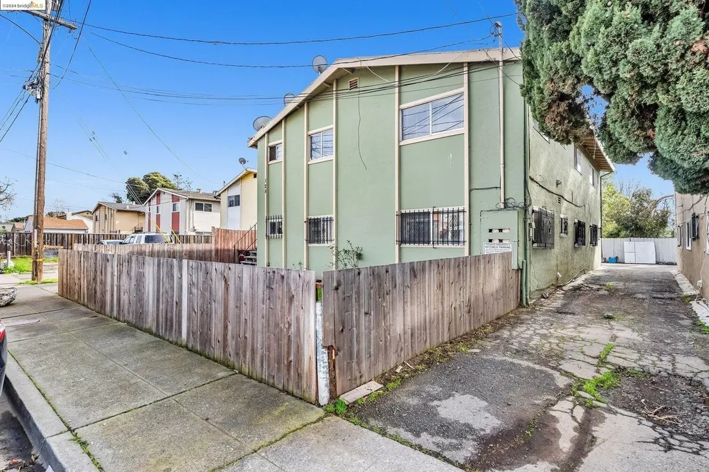 128 Catron Drive Oakland CA 94603