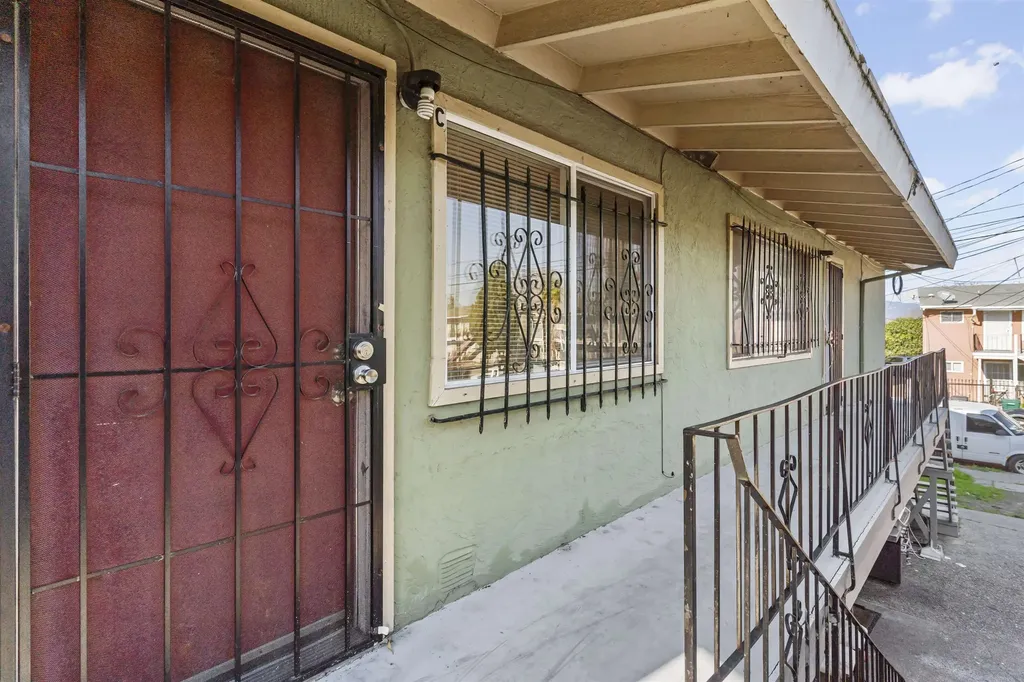 128 Catron Drive Oakland CA 94603
