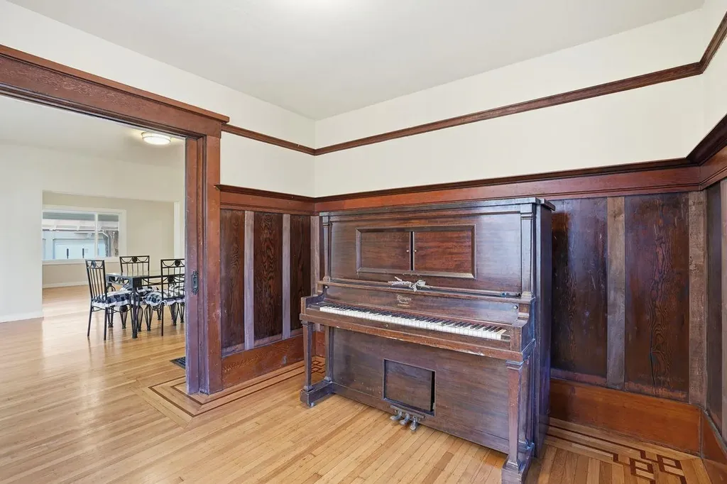 604 56th Street Oakland CA 94609